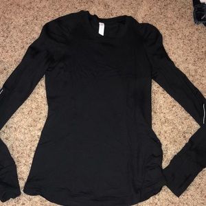Lululemon black top.